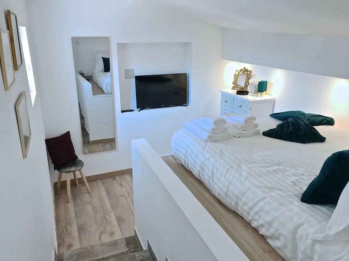 Appartement Vieil Antibes 0*,  France